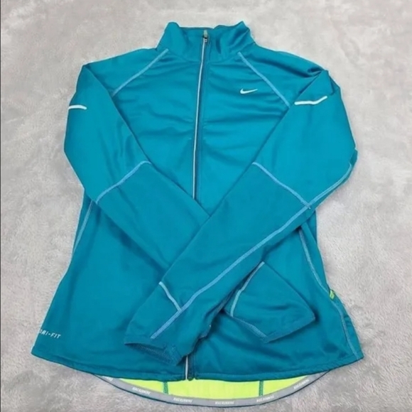 nike thumbhole jacket
